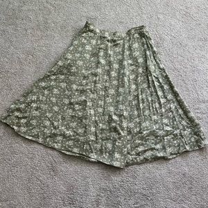 Lizsport Petite Green Midi Skirt